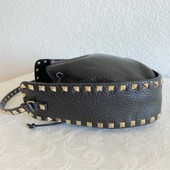 VALENTINO Rockstud Bucket crossbody Bag - Picture 9 of 14